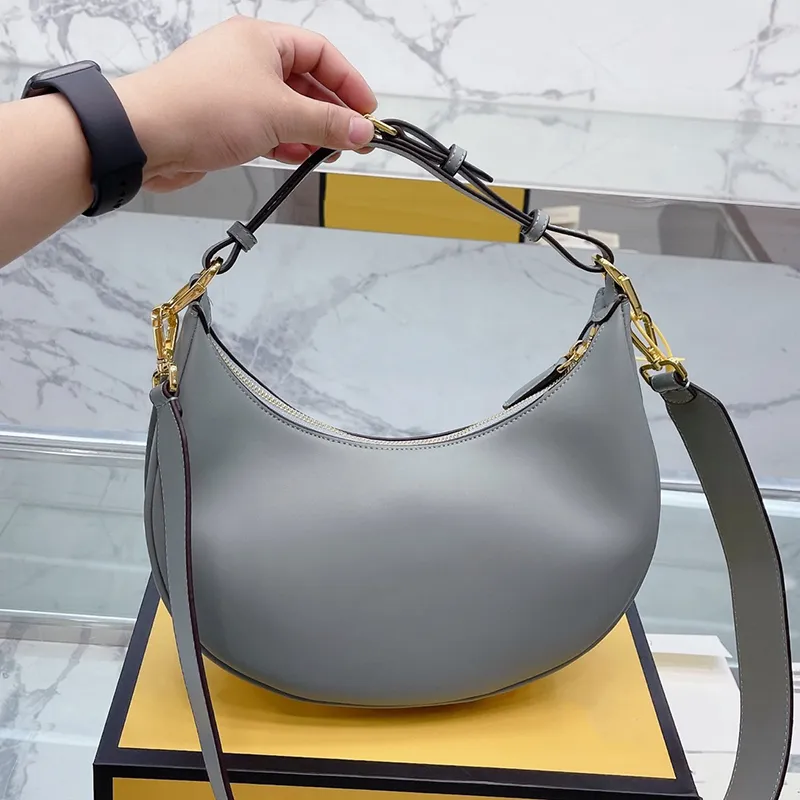 Designer Women Graphy Hobo Underarm Bag Italy Roma Brand Half Moon Cowhide Leather Crossbody Handbags Lady Metal Shoulder Handbag Luxurys Graphy Påsar