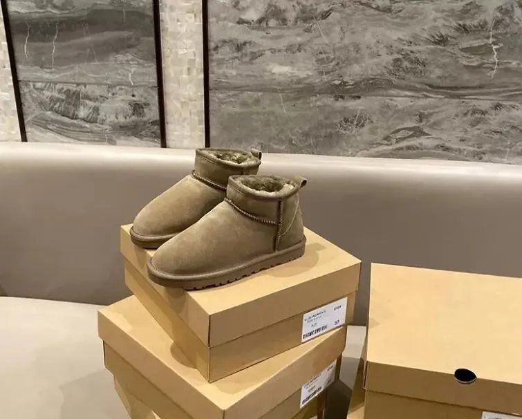Hot sell Aus Classic Warm Boots Mini Snow Boot Ankle Bootss USA Gs 585401 Women 'S Kids Plush casual warm boots Sheepskin Suede shoes chestnut grey Free transshipment