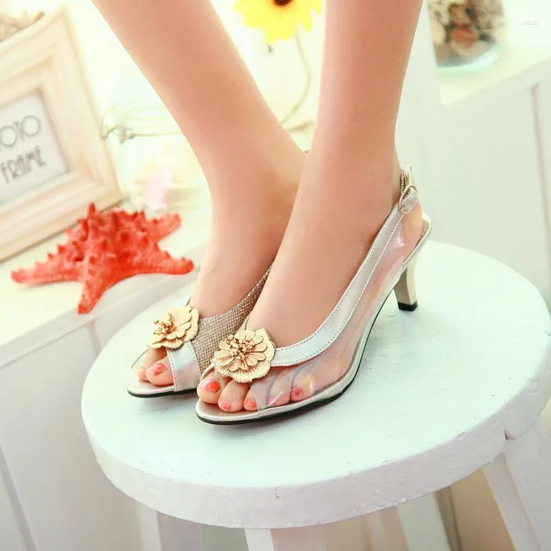 Sandals Summer Shiny Low-heeled Shoes Flowers Rhinestone Transparent Ladies Low-heel Crystal Jelly Plastic Beach