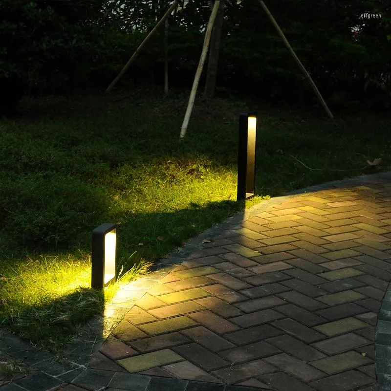 Lampada da esterno impermeabile da 10 W a LED quadrata per prato, paesaggio, giardino comunitario, cortile, villa, pascolo, strada, lampada in alluminio