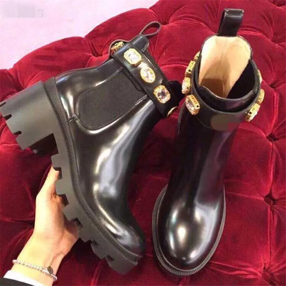 ankle boot with belt New arrive fashion luxury boots Genuine leather Designer boots size 35-41 model SD00000001