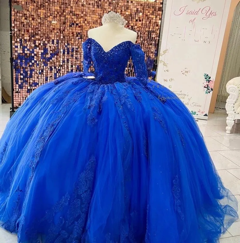 Royal Blue Quinceanera klänningar med spetssapplikationer pärlor av axelbollklänningen Långärmar Sweet 16 födelsedagsfest prom formell kvällskläder vestidos