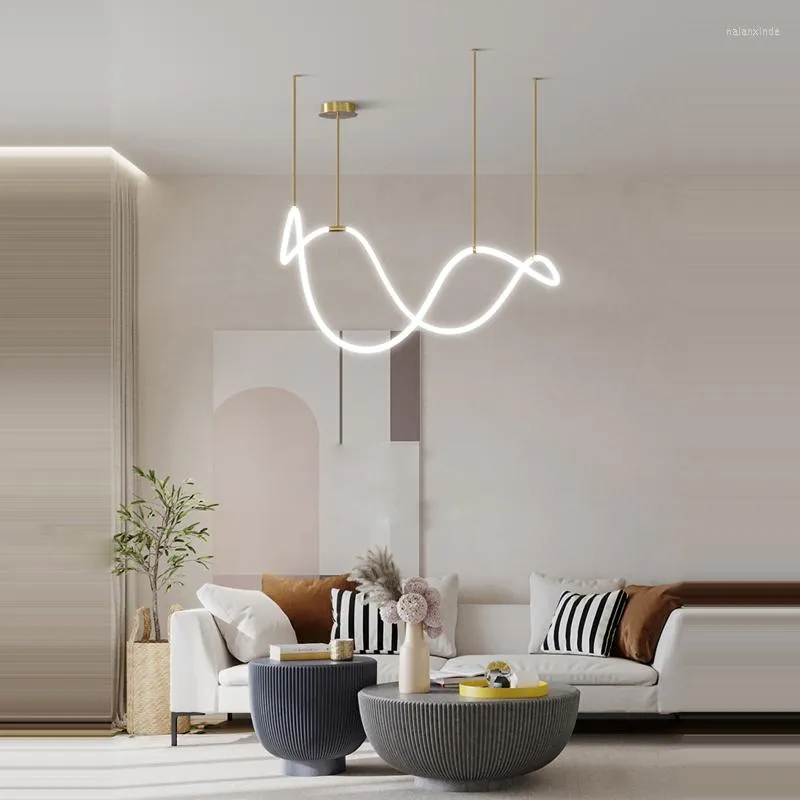 Chandeliers lideraram o NOTAS da música Gold Chrome Dimmable Lustrelier Iluminação 2022 Lâmpadas penduradas de tendência para a sala de estar