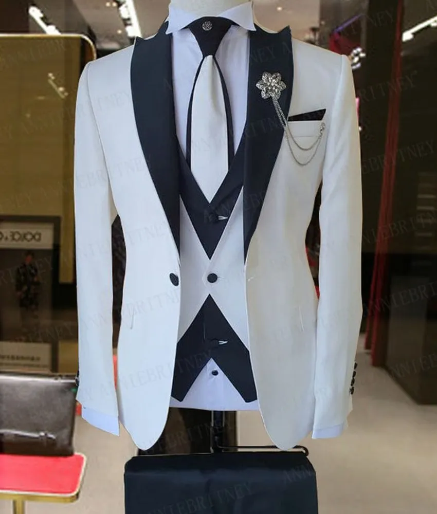 真新しいホワイトグルームタキシードブラックピークラペルグルームマンウェディングドレス優秀な男ジャケットブレザー3ピーススーツ