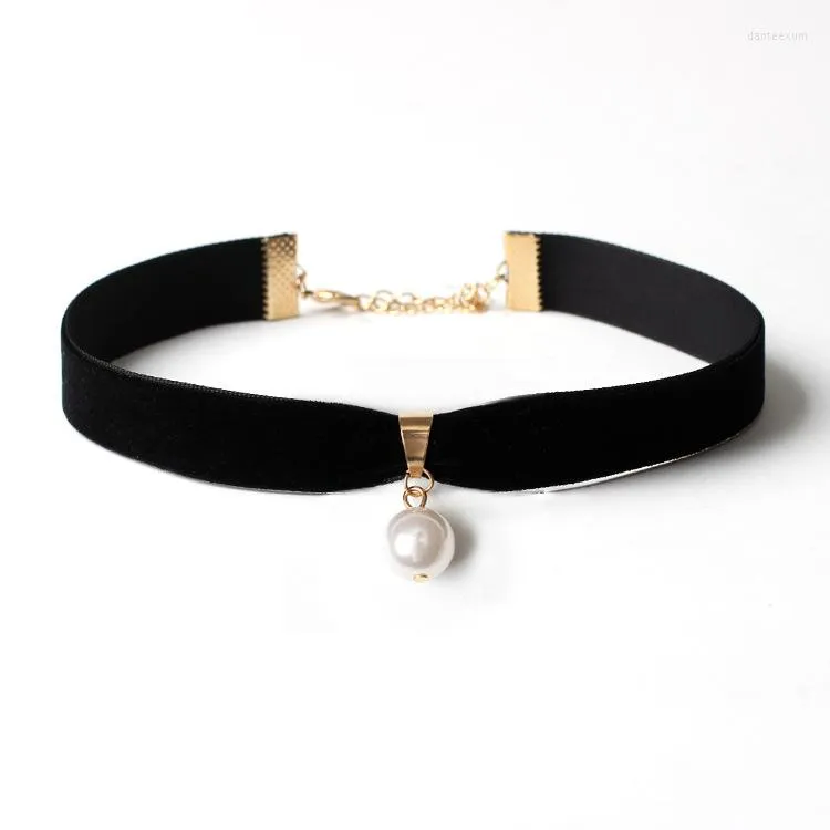 Pendentifs Harajuku Style mode rétro noir velours colliers Fine Imitation perle pendentif Sautoirs colliers pour femmes à la mode tour de cou Bijoux
