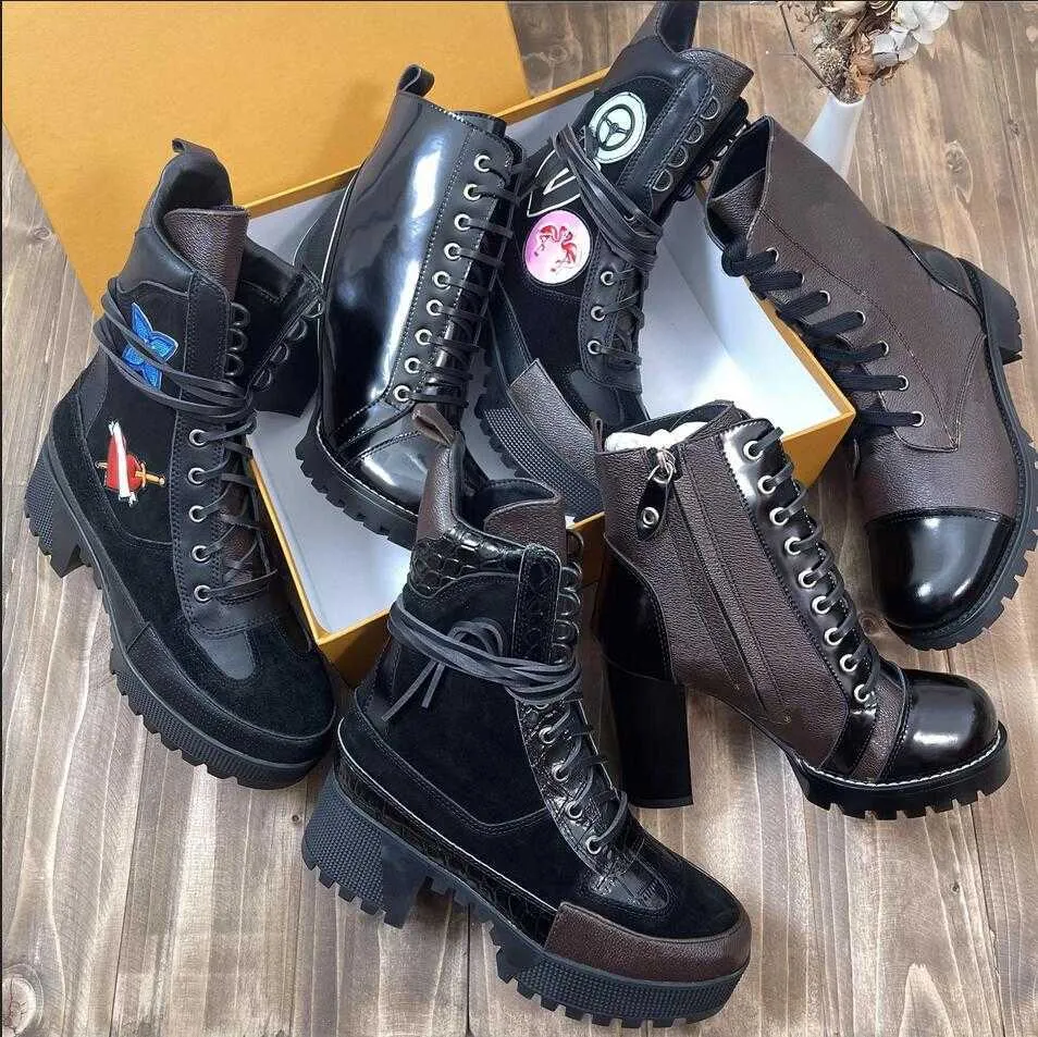 مصممة الحائز على جائزة النساء أحذية العلامة التجارية Flamingos Love Arrow Medal Martin Boot Winter Winter Leather Corres High Cheel Shoes Luxury Desert