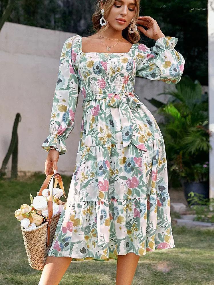 カジュアルドレスエレガントな花柄の女性のドレス秋のファッション長袖スクエアカラーラッフルベルトビーチホリデーボーホーvestido