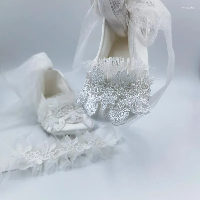 Первые пешеходы, Крешние белые кружевные детские ботинки Свадебное орнамент Волшебный детства Держище