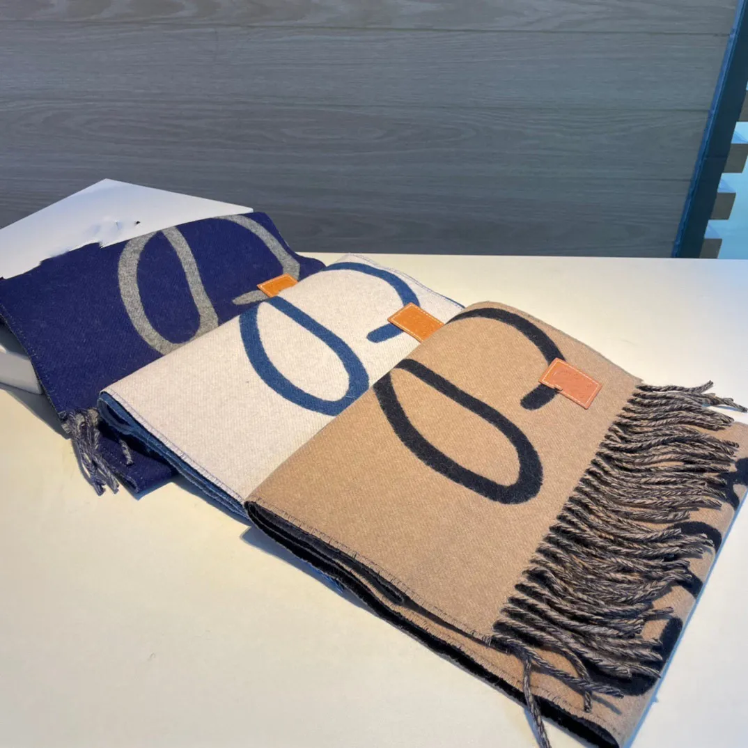 Designer Lowwe Scurte Trendy Letter Jacquard Long Schal Doppelte Farbe Frauen Kaschmir Wrap große Größe