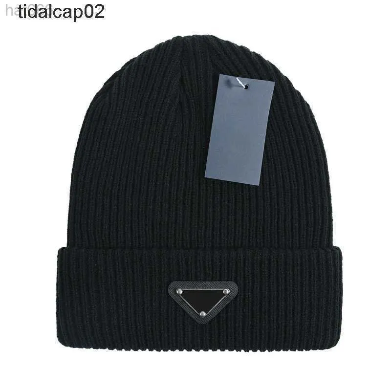 Cappello invernale TOP spesso caldo per adulti per donna Morbido cavo elasticizzato lavorato a maglia Pom Poms Beaniess Cappelli Donna Skullies Berretti Berretto da sci per ragazza Berretto