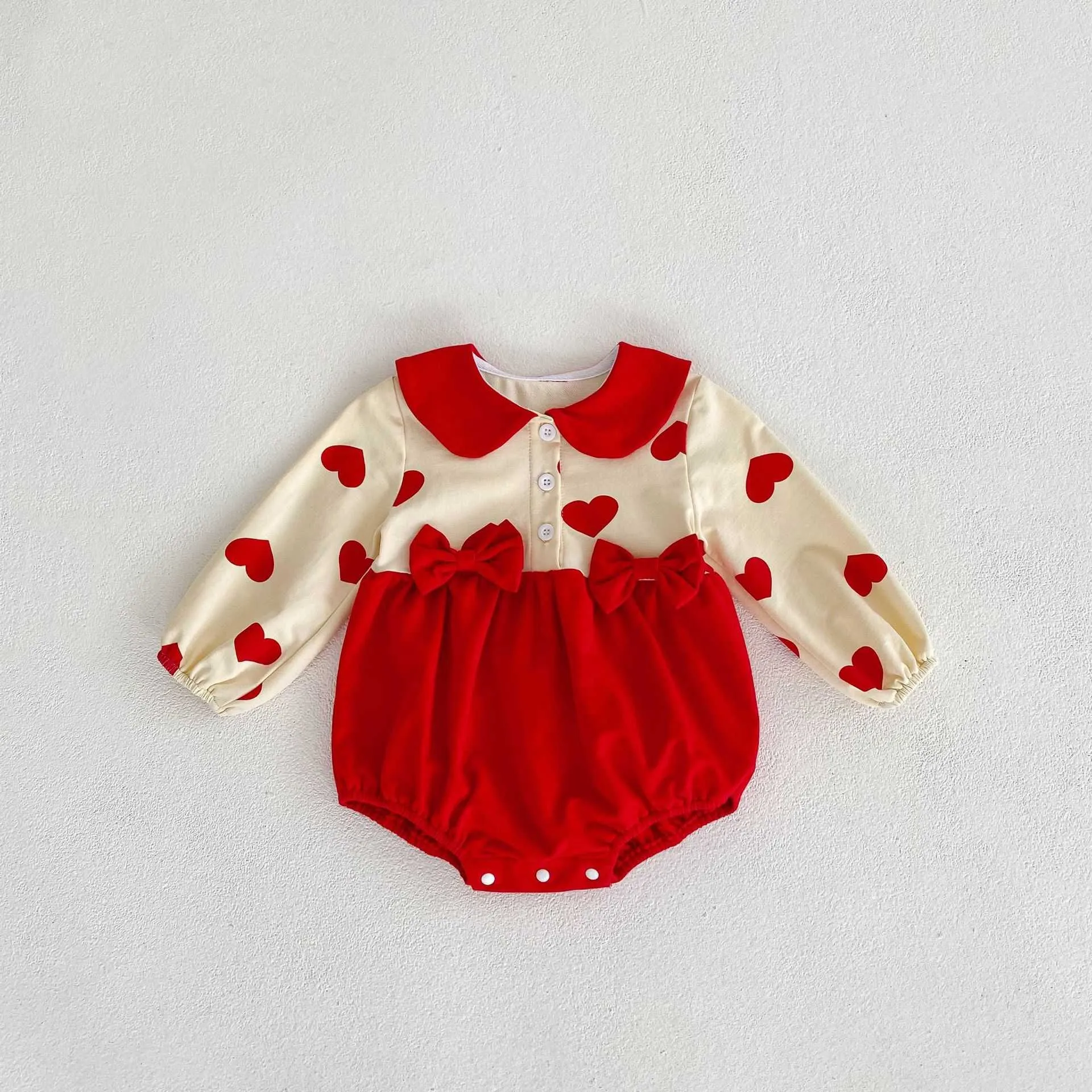 Rompers 2022 Sonbahar Yeni Kız Toddler Aşk Baskı Uzun Kollu Tulum Bebek Çift Bows Moda Romper Bebek Günlük Pamuk Onesie Kostüm J220922