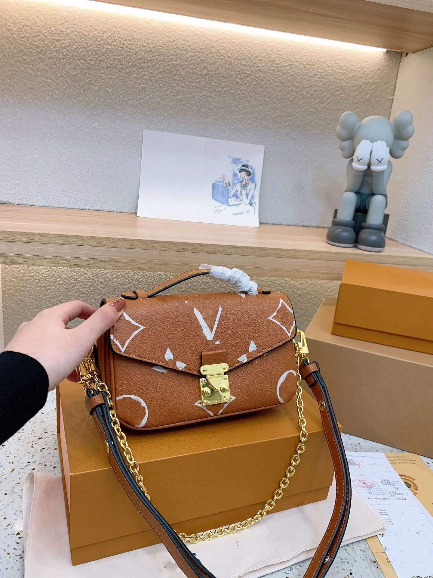 مصمم Metis Messenger Counter Facs Pochette Women Luxury Mini Chain Crossbody حقائب اليد محفظة محفظة ملونة طباعة صغيرة رفرف الظهر 21 سم