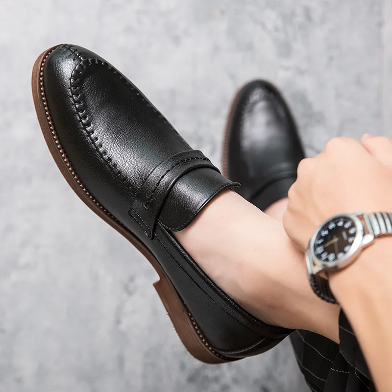 Luxuriöse schlichte Brogue-Oxford-Schuhe mit spitzen Zehen, Herrenmode, Business-Schuhe, große Größe
