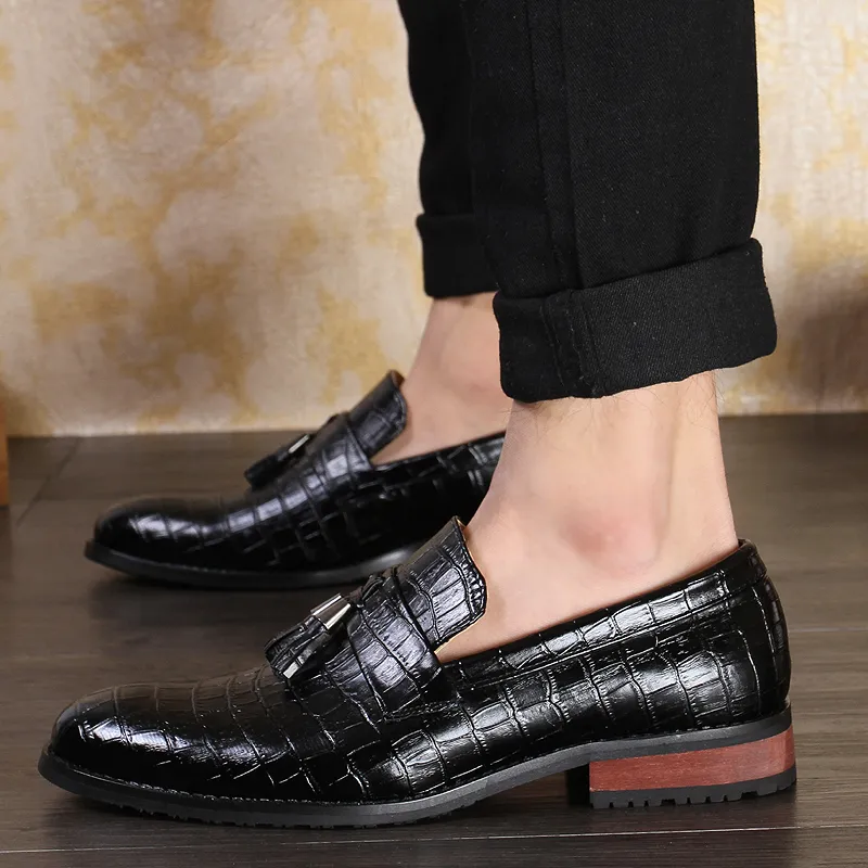 Luxury Crocodile Oxford Shoes Point Toe One Stirrup Vintage Tassel Men's Fashion Formella casual skor Business Shoes Multi Size 38-47