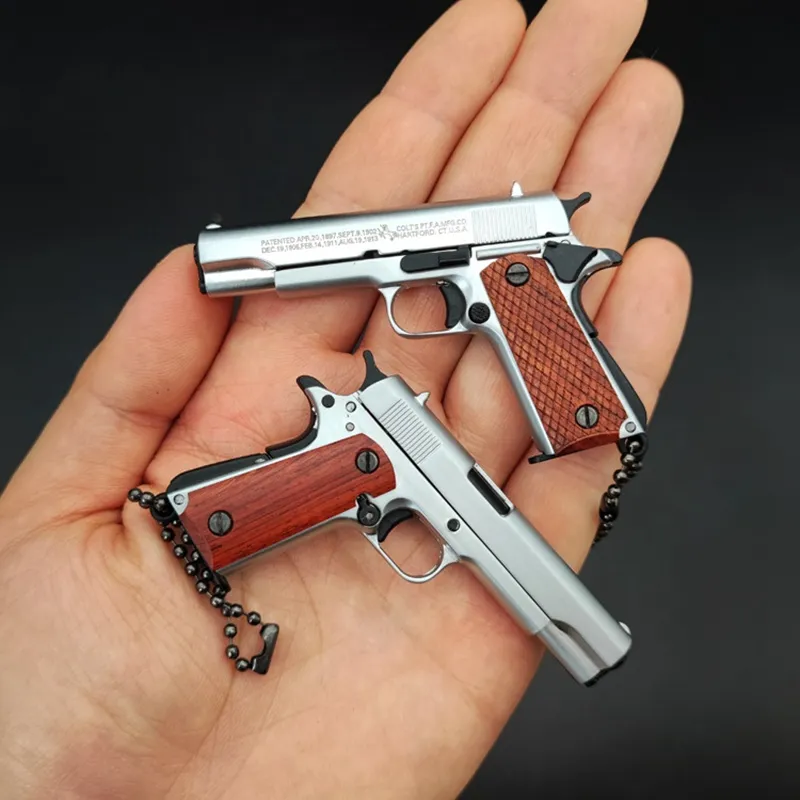 Matte Metal Miniature Gun Model Collection Keychain Pendant Wood Handle Toy Gun Alloy Keyring Removable Gift 1156