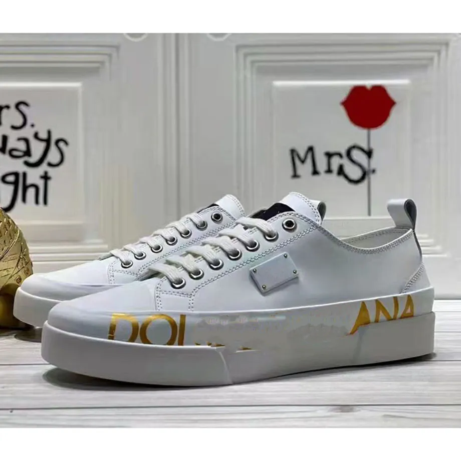 Schoenen Dames Echt lederen sneakers Graffiti Print Platform Designer Schoenen Bling Klinknagels Letters Flats Schoenen Maat34-45