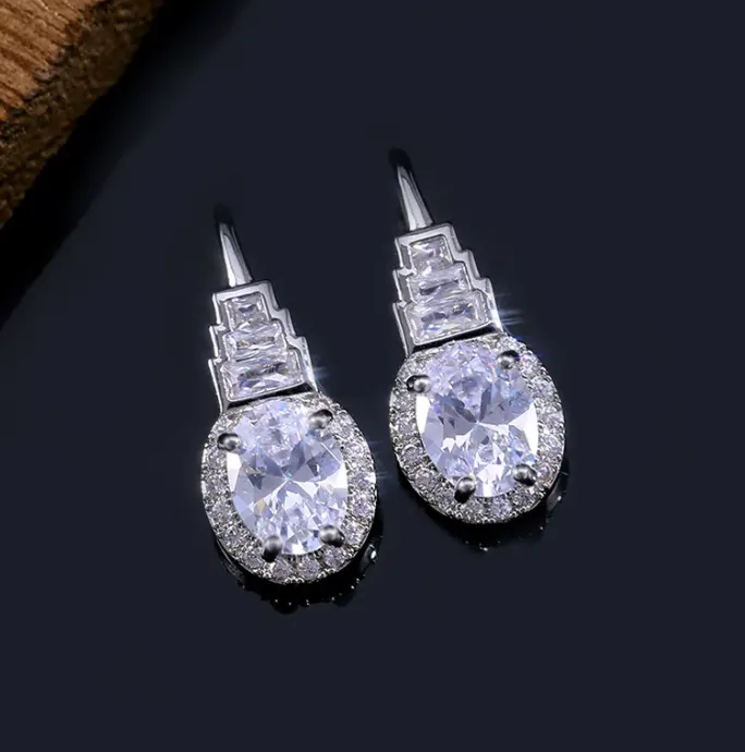 1 Pair Fashion Simple Silver Color White Zircon Statings para mujeres