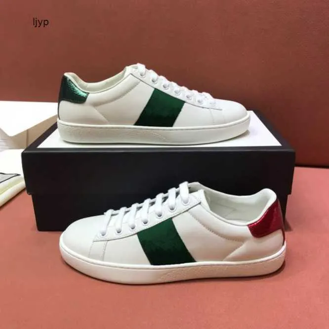 Gucci bee embroidered sneakers for men