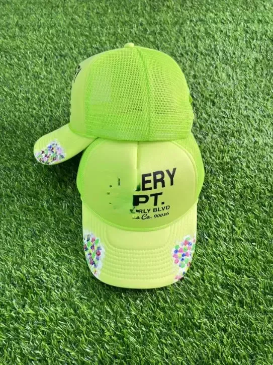 Fluorescent Green Ball Caps Casual Lettering Curved Brim Baseball Cap Fashion Letters Graffiti Hat