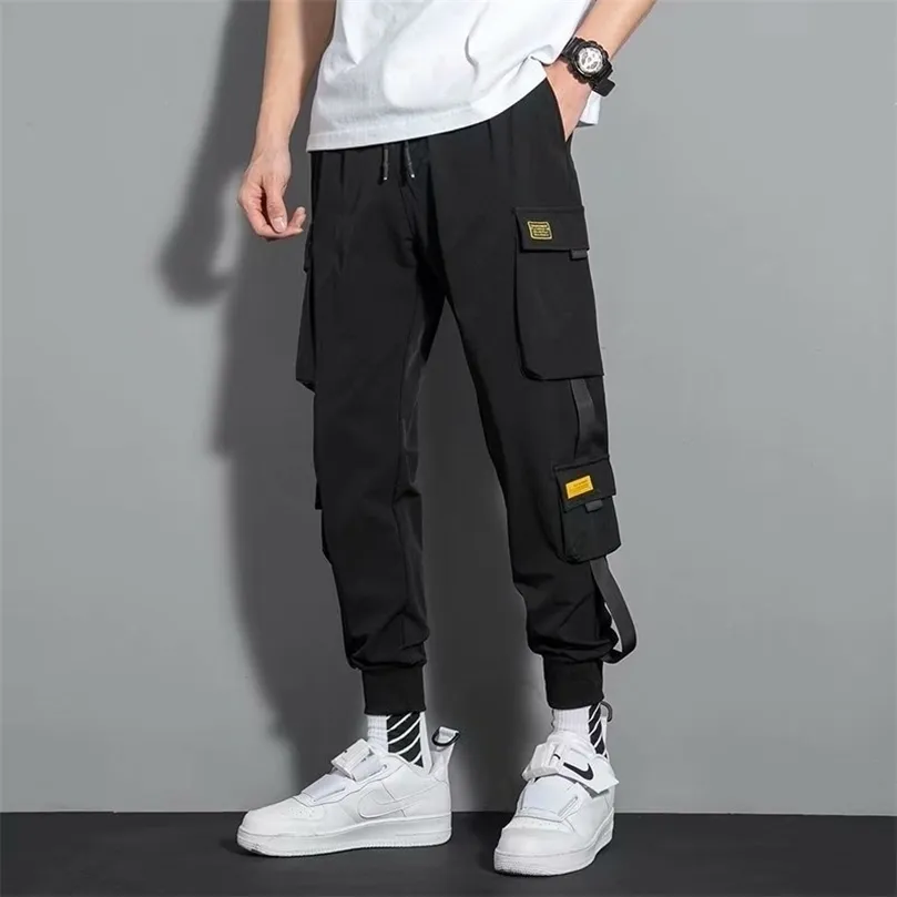 Мужские брюки ленты черные грузовые боковые карманы повседневные брюки мужской хип -хоп брюки мужчины 221007