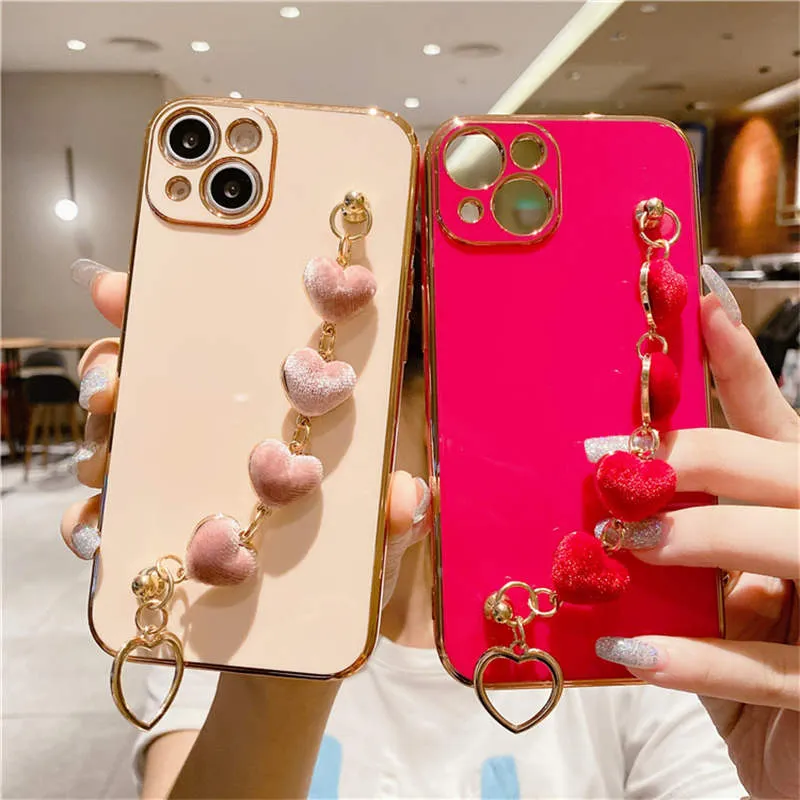 Étuis de téléphone en peluche Love Bracelet Designers pour iPhone 14 Pro Max Plus Fashion Creative Shell iPhone14 13 12 Mini SE 2022 11 8 7 XR X XS Housse de protection pour caméra antichoc