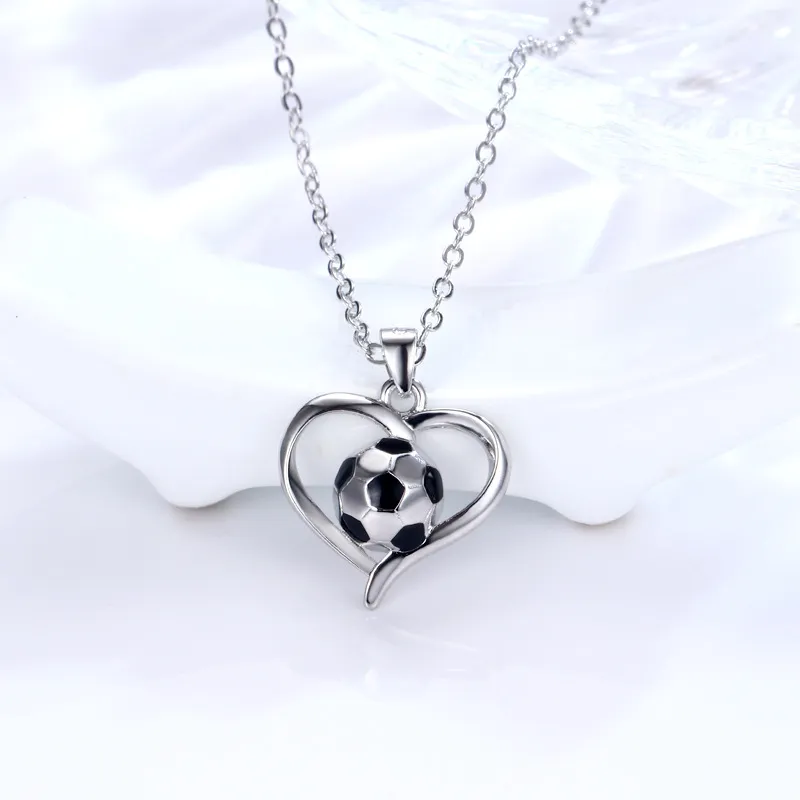 World Cup Soccer Necklaces Heart Pendant Necklace Souvenir Gift Fashion Jewelry Accessories