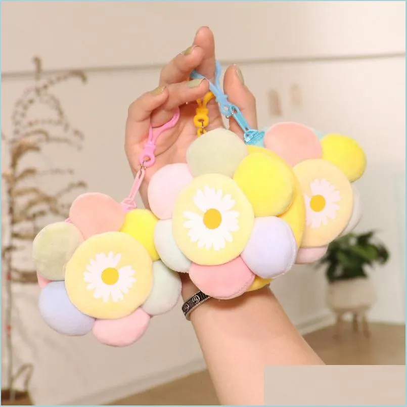 Dekorativa föremål Figurer Creative Candy-färgade blommorväska Key Daisy Coin Bag Earphone Origin CE Par Gift Drop Delivery 202 DHJGO