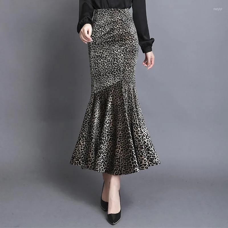 التنانير 2022 الخريف والشتاء نساء عالي الخصر الطويل النمر البوق غير الرسمي الأزياء الدافئة Silm All-Match Skirt Q6