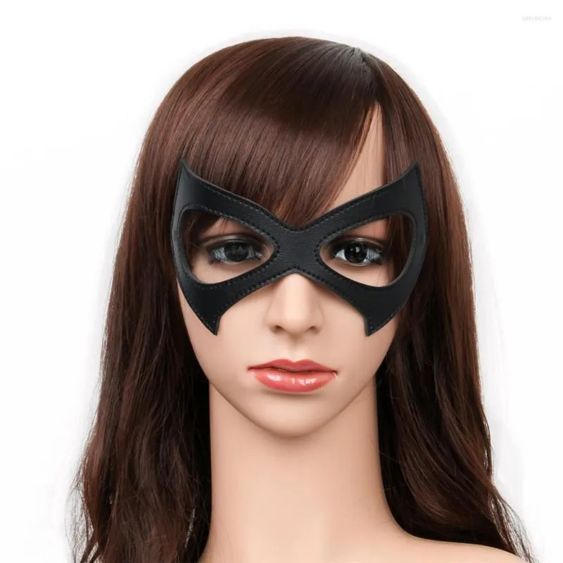 Masques de fête Masque pour les yeux en cuir rouge noir Cosplay Lunettes sexy Accessoires d'Halloween 3 types