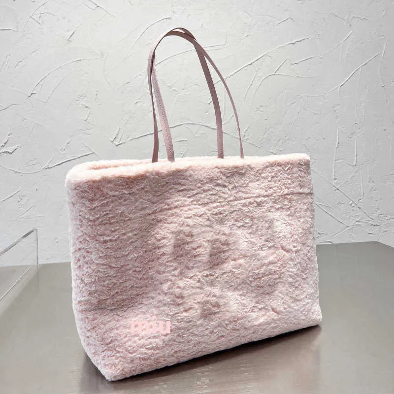 Totes Miubag hiver peluche sacs de créateurs femmes mode sac à main sac à main tissu éponge lettre grande capacité shopping paquet portefeuilles de poche 220926