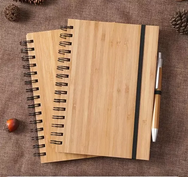 Spiral Notebook Wood Bambu Cover med pennstudentmiljö anteckningar grossistskolan leveranser