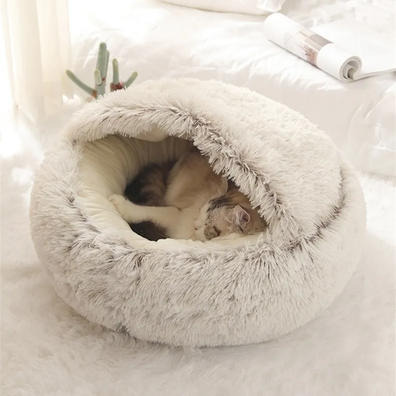 Lits pour chats meubles chien chat lit rond en peluche nid de chat semi-fermé pour un sommeil profond confort en hiver lit pour chats petit tapis panier chenil doux 221010
