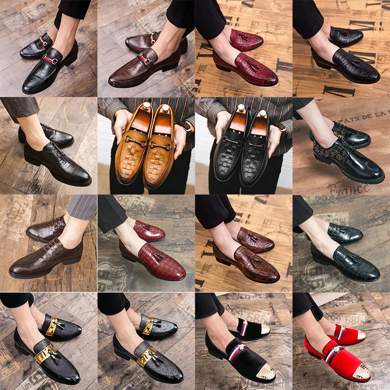 Sapatos oxford brogue de luxo sapatos de couro pontiagudos com borlas esculpidas com strass fivela de metal de alta qualidade moda masculina formal casual sem salto sapatos de vários tamanhos