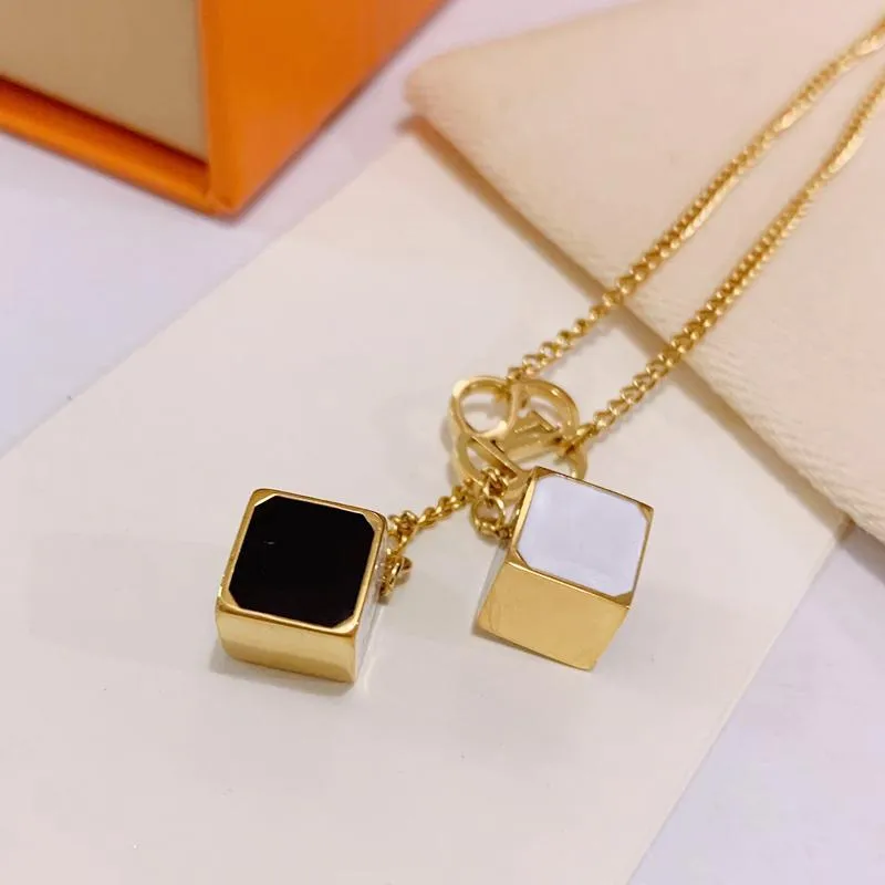 fashion Luxury Pendant Necklaces designer for Man Woman Highly Quality Women Party Wedding Lovers gift hip hop jewelry With box aimeishopping