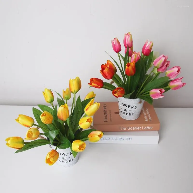 Flores decorativas 1 bando de 5 pétalas simulação de tulipa buquê pano de seda de seda decoração de plantas verdes de casamento