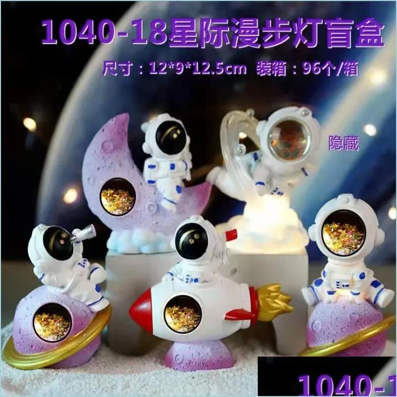 Decorative Objects Figurines New Interstellar Walk Lamp Blind Box With Resin Crafts Astronaut Ornaments Spaceman Model Drop Delivery Dhlyp