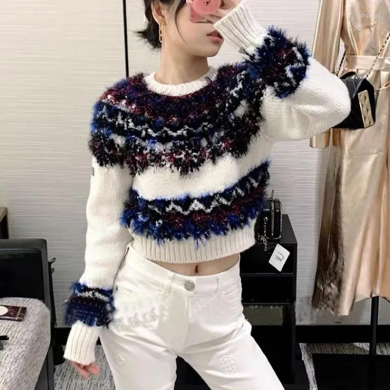 Kvinnors tr￶jor Jul Pullover Winter Luxury Runway Color Fleece Wool Fringe Randig Knit Pink O-Neck Kort tr￶ja Top Women Brand