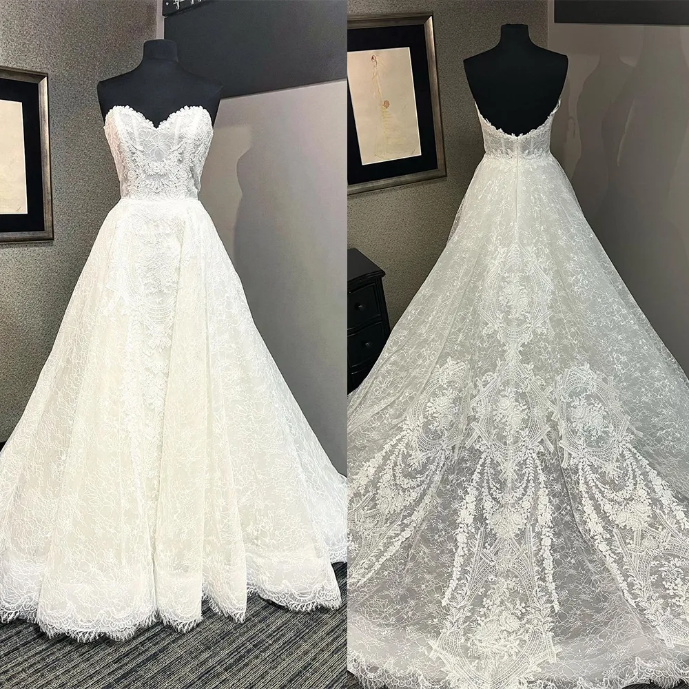 Robe de mariée Junoesque Matte sans bretelles sans bretelles Empire avec des appliques de train en dentelle plus de taille plus taille