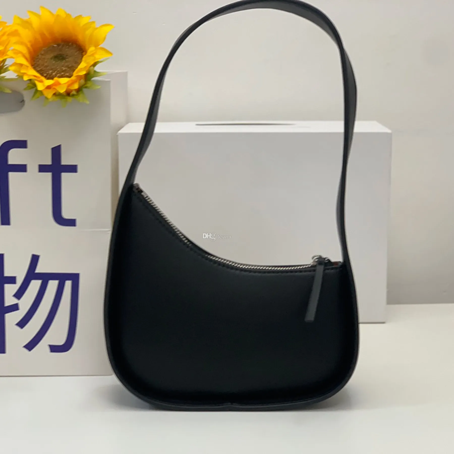 The Row Half Moon Bag Smooth Leather Women Designer Flat Shoulder Strap Curved Zipper Clutch Tote Suded Lining Underarm