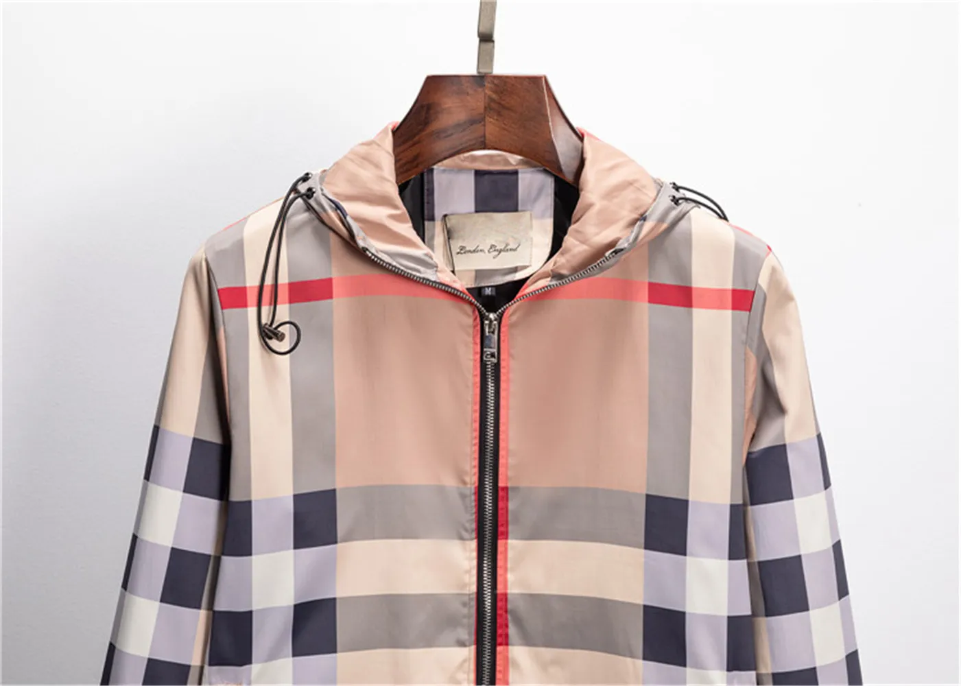DHgate 2023 Burrberry Jacket Striped Windproof White Zipper Brand Burberies Hoodie Waterproof Yellow Black Brown Designer Burbery for Man 370 Apparel