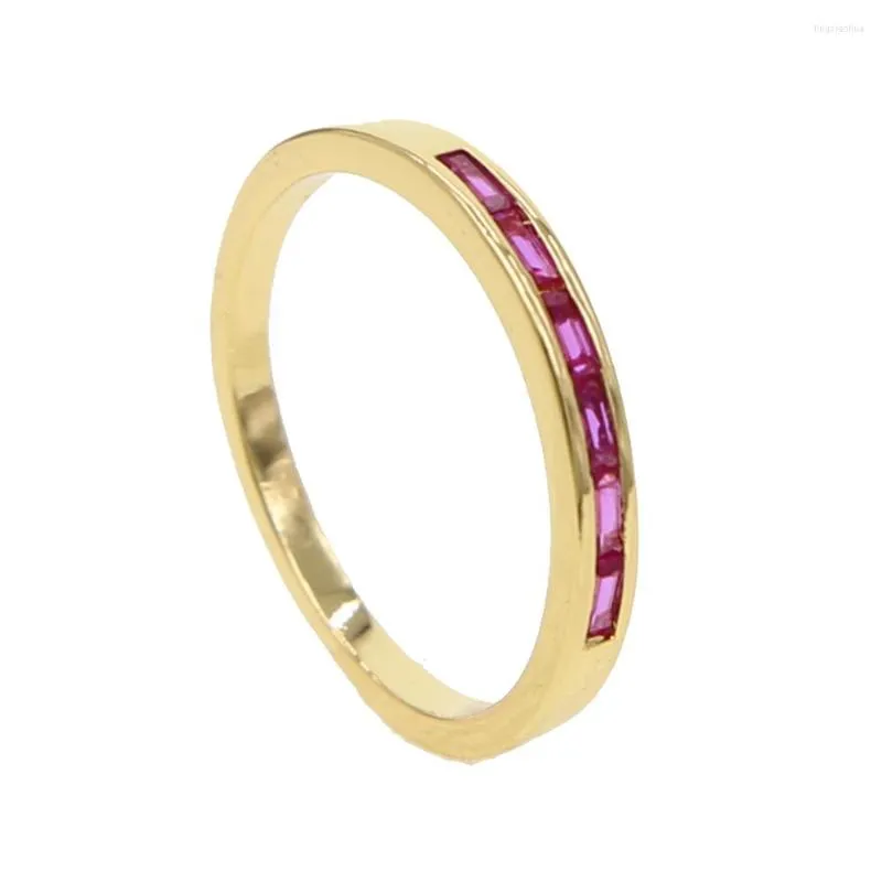 Pierścienie ślubne złoto kolor platowany prosty zespół cZ pierścień dla kobiet z zestawem ramki bagietki czerwona sześcienna cyrkonia utwardzona delikatna malutka stos