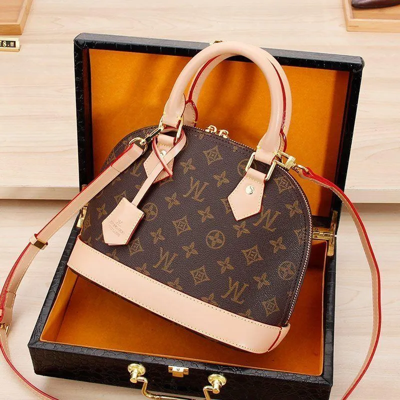 Designer Luxury Women's handbag leather shoulder bag with lock messengerBB louise Purse vutton Crossbody viuton bag