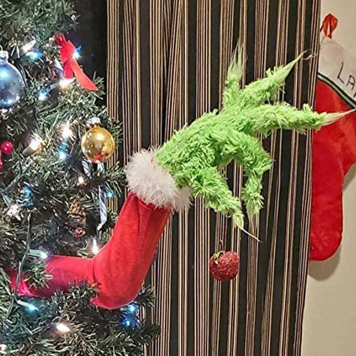 Peluche Le Grinch ILLUMINATION monstre vert écharpe rouge Noël 25 c