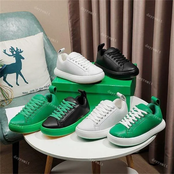 Designer PILLOW Sneakers Green Casual Shoes Breads Women Mens Trainers Leather Lace Up Shoe Outdoor Thick bottom Trainers Size 35-45