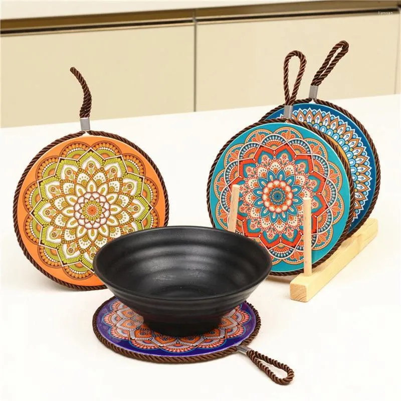 Bord mattor 2st keramik Pot Pad Ins Ins Wind Chinese Bowl Home Anti-Scaling Ceramic Plate Desktop Anti-Wear Placemat