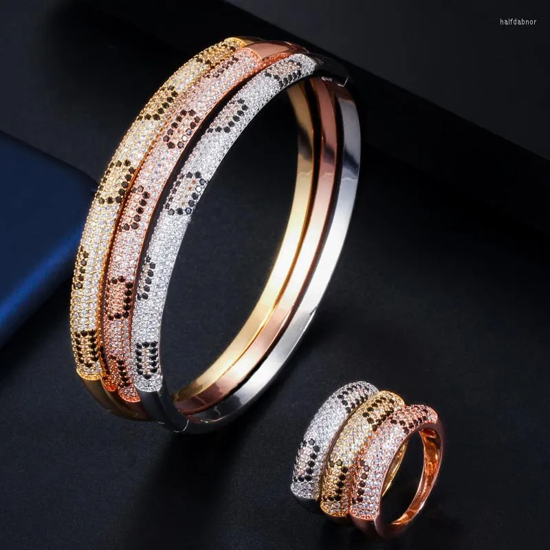 Ketting oorbellen stelt drie gracaties modeontwerper cz steengele glod kleur ronde open manchet armbanden en armbanden ringen voor vrouwen js262