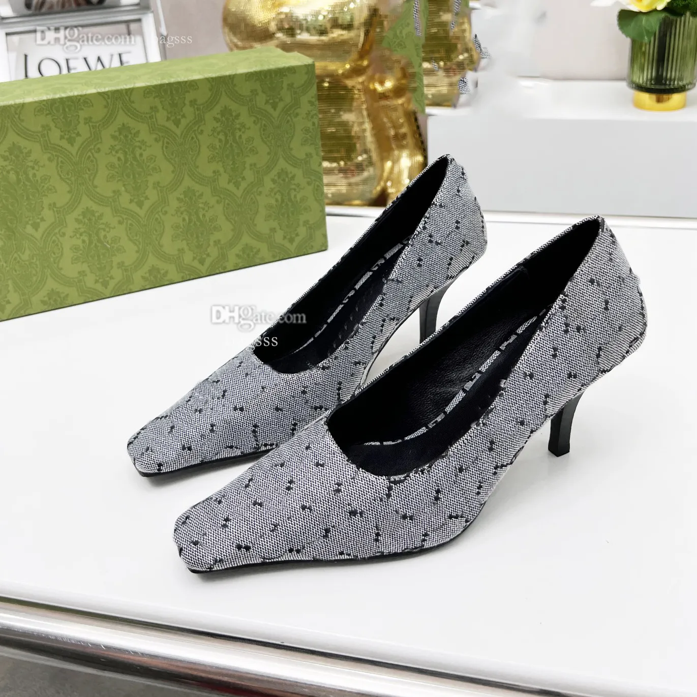 Golden textured heels | Street Style Store | SSS