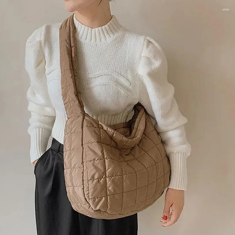 Avondtassen winterruimte katoenen schoudertas vrouwelijk grote capaciteit knoedel mode gevulde crossbody luxe dames naar beneden tote sac