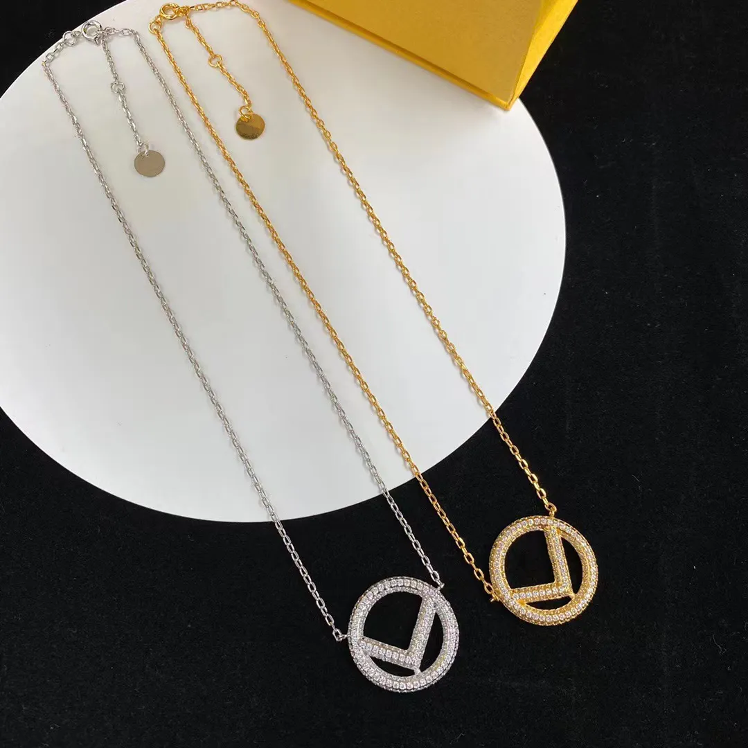square Necklace Designer women Pendants Retro Letter embellishment bronze Charm Chain Pendant Necklaces Fashion Brass Jewelry
