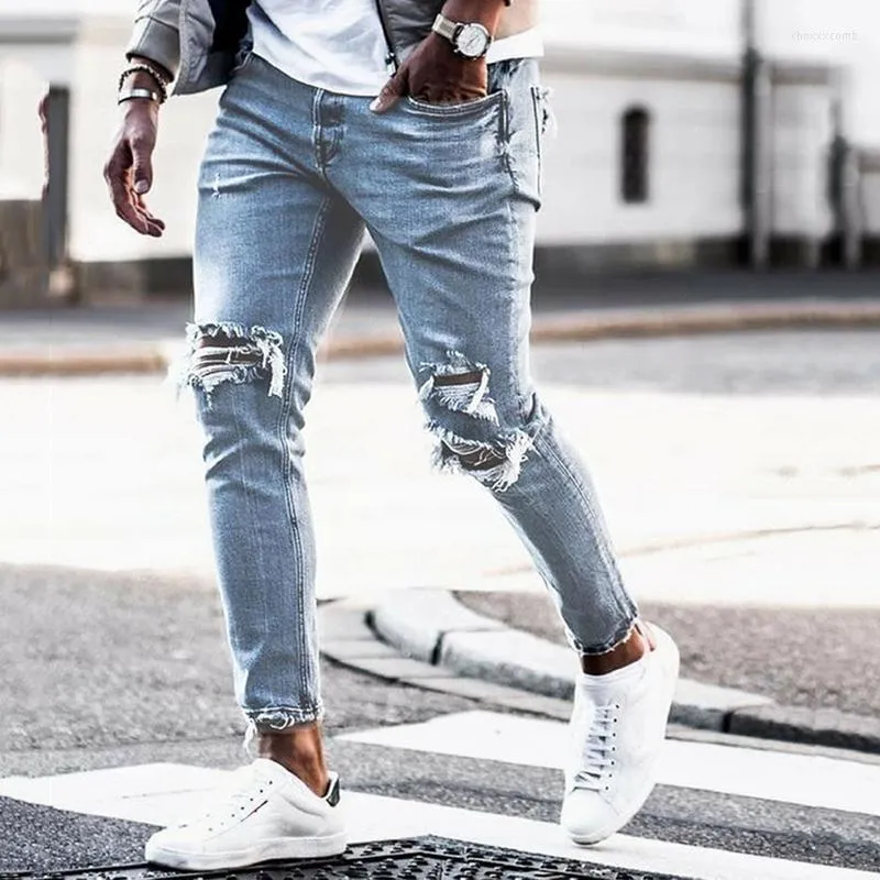 Pantalones vaqueros rasgados de mezclilla europeos y americanos con agujeros para hombres pantalones de pies arruinados para hombres diarios